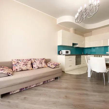 Lux Near The Sea Апартаменти